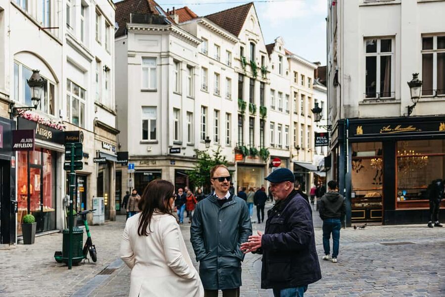 Brussels: Beer Tour with 6 Beers and 3 Chocolate Tastings - From Mary Grand Place to first pours: what the 4 hours feel like