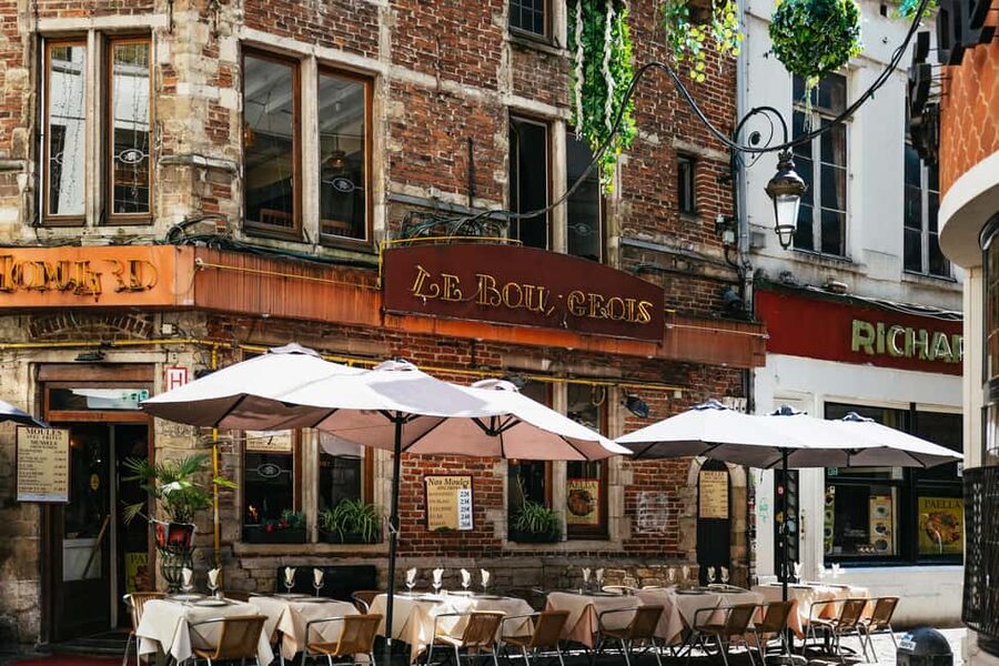 Brussels: Beer Tour with 6 Beers and 3 Chocolate Tastings - Chocolate tastings and local cheeses: the pairing part most tours skip