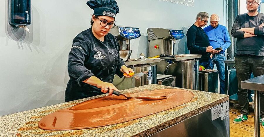Brussels: Belgian Chocolate Making Workshop with Tastings - From the ticket desk to your work stations