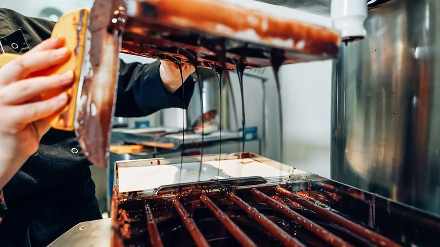 Brussels: Belgian Chocolate Making Workshop with Tastings - Logistics and small gotchas that matter