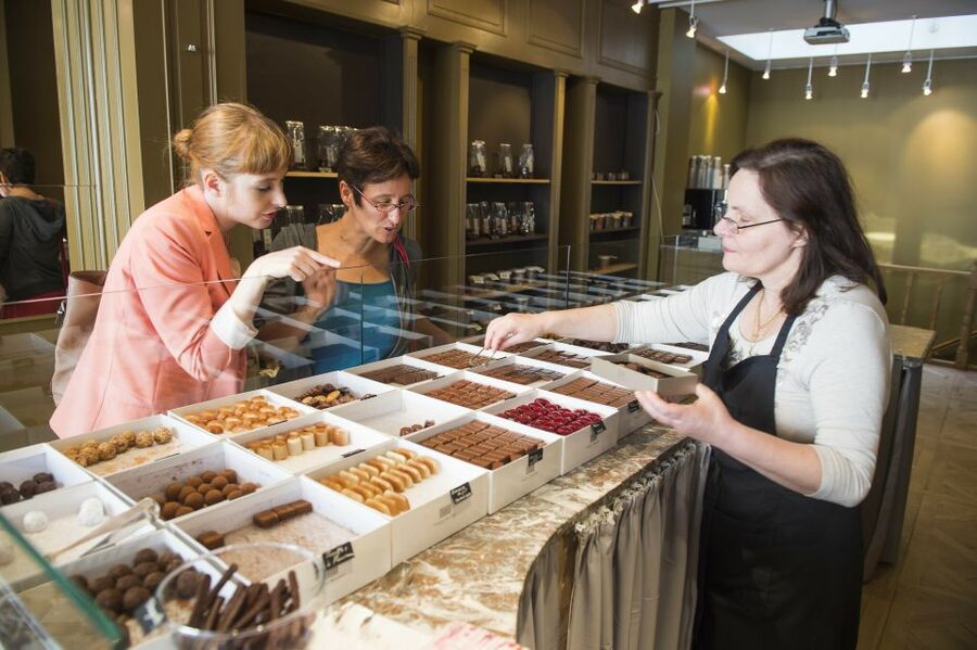Brussels: Belgian Chocolate Tasting Tour - Belgian Chocolate Focus: What You Can Learn Without Being a Connoisseur