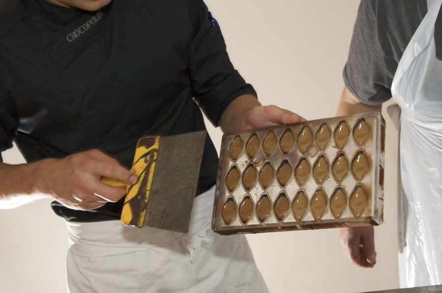 Brussels: Chocolate Workshop and Guided Walking Tour - The Hands-On Praline Workshop (1h15): Making Chocolates to Take Home