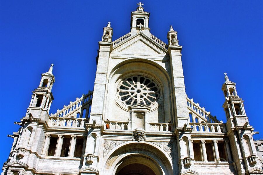 Brussels: Chocolate Workshop and Guided Walking Tour - Grand Place to Saint Géry: How the Walk Sets Up the Chocolate