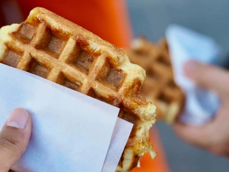 Brussels: City Center Guided Food Tour with Tastings - Patatak on Rue de la Bourse: Starting in the right place