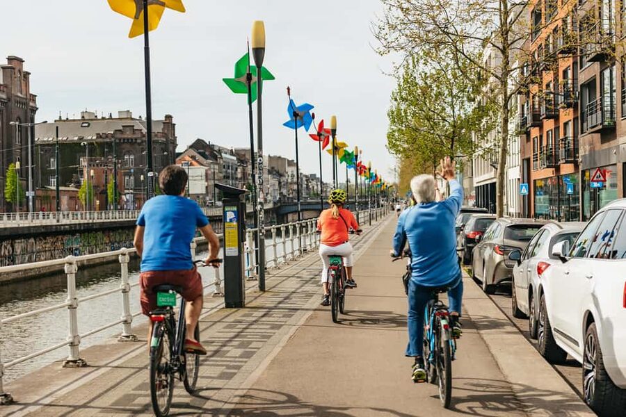 Brussels: City Highlights and Hidden Gems Bike Tour - Should You Book Brussels City Highlights and Hidden Spots by Bike?