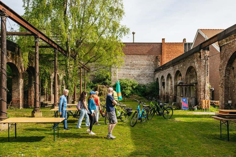 Brussels: City Highlights and Hidden Gems Bike Tour - Riding Brussels on Quiet Roads, With a Guide Who Actually Explains Things