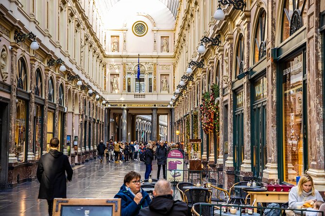 Brussels: City Walk with Audioguide in 7 Languages on your Phone - The Grote Markt area: architecture, atmosphere, and where your walking pace changes