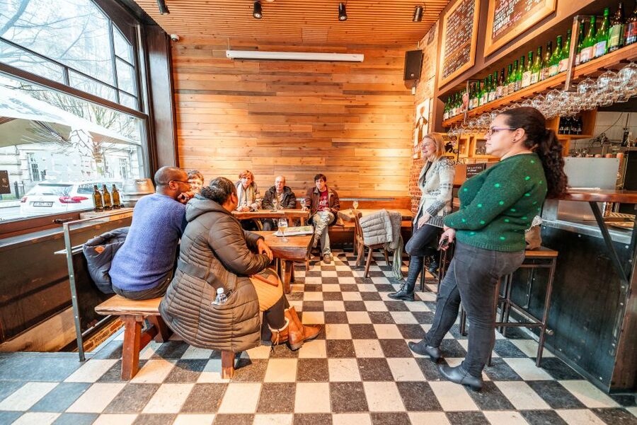 Brussels: Discover Belgium's Breweries with a Local - The finale pour: fresh beer and a bit of royal storytelling