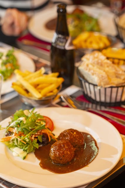 Brussels Food Tour: Main Dish, Beer, Waffle & Chocolate - Marolles first, for a more local pace (and better context)