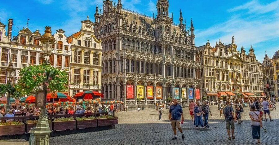 Brussels: Guided Walking Tour with Optional Beer Tasting - Sablon Quarter and the Sablon Wall: elegance with attitude