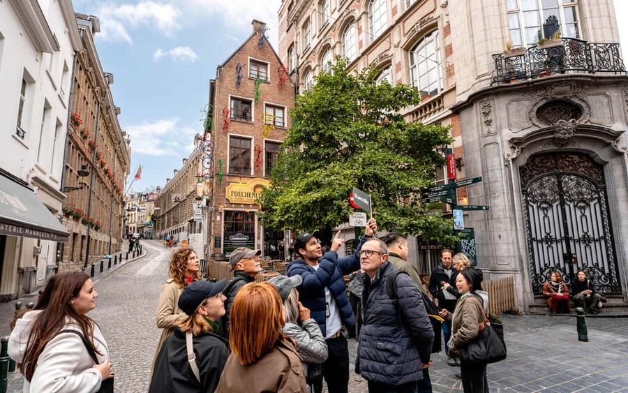 Brussels: Guided Walking Tour with Optional Beer Tasting - Pacing, shoes, and how to make the meeting point easy