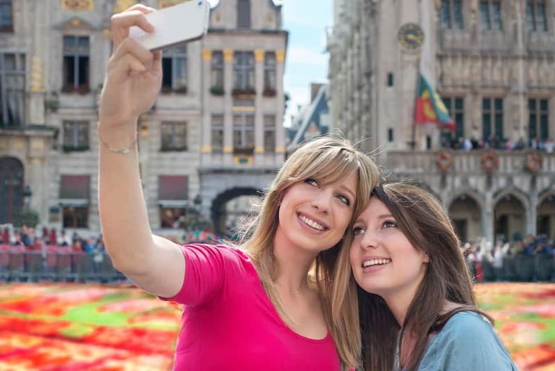 Brussels: Highlights and Hidden Corners Private Guided Walk - Where the walk begins on Place Saint-Géry 2
