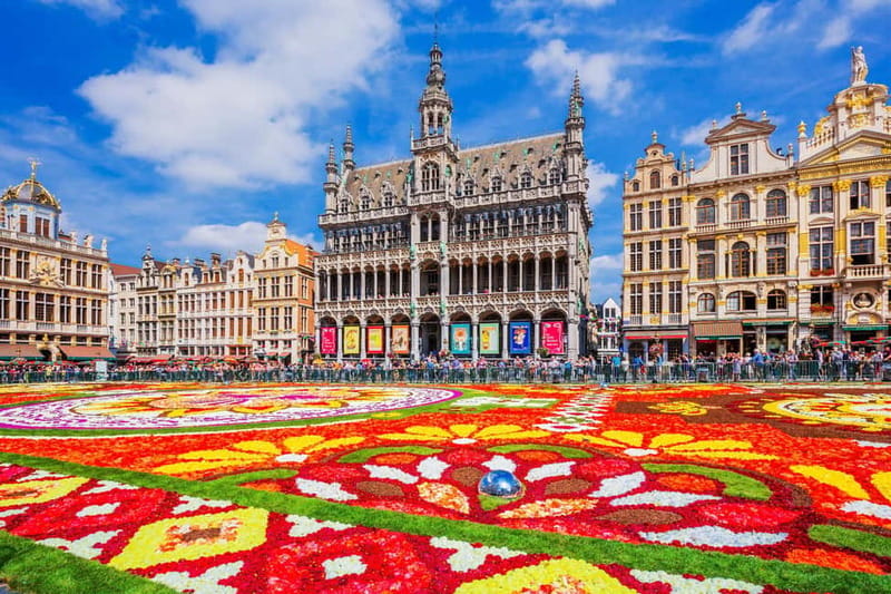 Brussels: Highlights and Hidden Corners Private Guided Walk - Rue Saint-Christophe to Église Saint-Nicolas: architecture you can actually enjoy