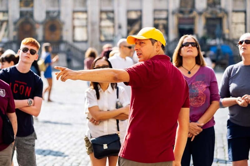 Brussels: Historical Tour with Chocolate & Waffle Tasting - Key moments worth circling