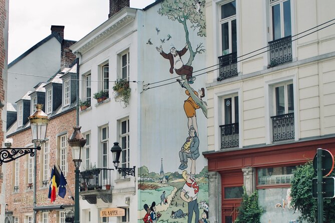 Brussels "Land of Comics": Street Art & Walking Tour - Smurfs and the MOOF Museum: getting your comic bearings early