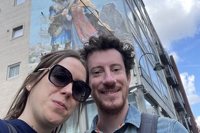 Brussels "Land of Comics": Street Art & Walking Tour - Tintins world: from Tintin’s Boutique to the house of Tintin and Yoko Tsuno