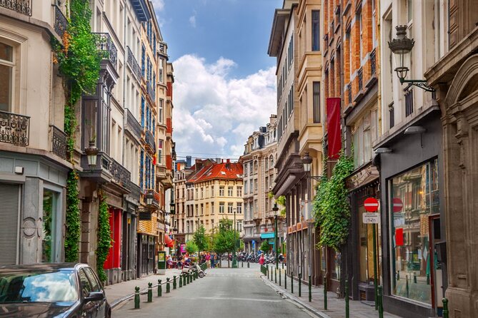 Brussels "Land of Comics": Street Art & Walking Tour - Royal Theatre of the Galleries: your first clue and the best kind of orientation