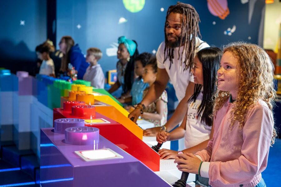 Brussels: LEGO® Discovery Centre Admission Ticket - Check-in at the front desk, plus the rules that matter