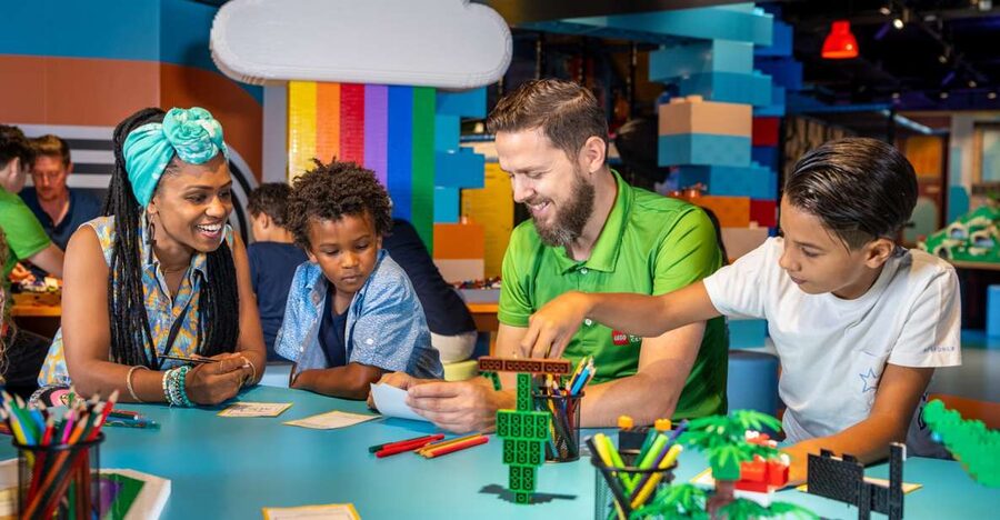 Brussels: LEGO® Discovery Centre Admission Ticket - Creative workshops with Master Model Builders