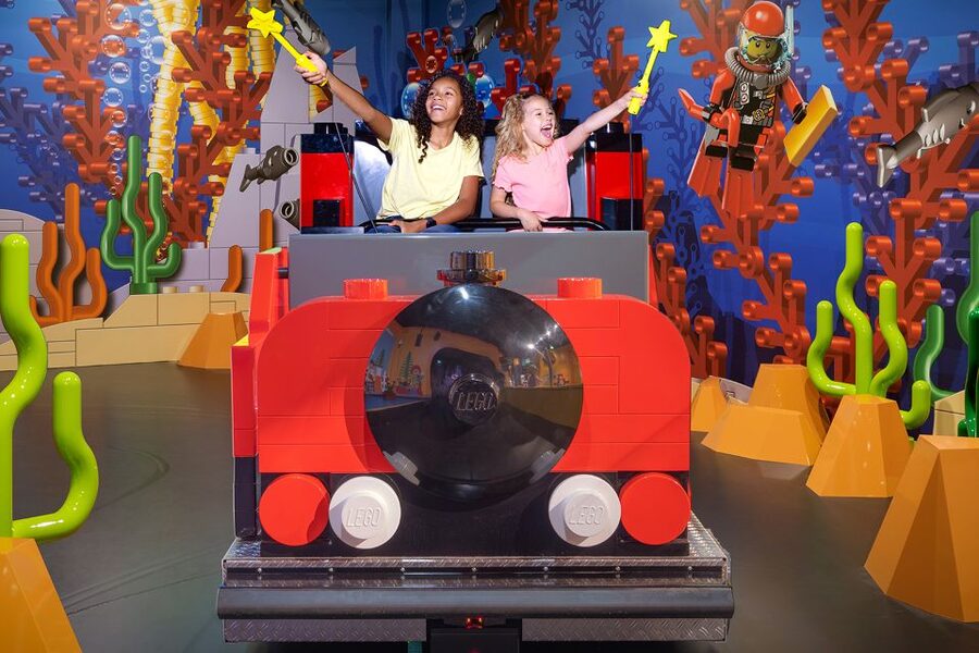 Brussels: LEGO® Discovery Centre Admission Ticket - LEGO Café and the shop: recharge without losing momentum
