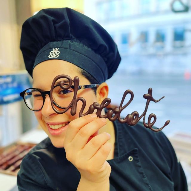 Brussels: Make Your Own Chocolates Workshop with Tastings - The Toppings, Toastiness, and Drinks You Get Along the Way