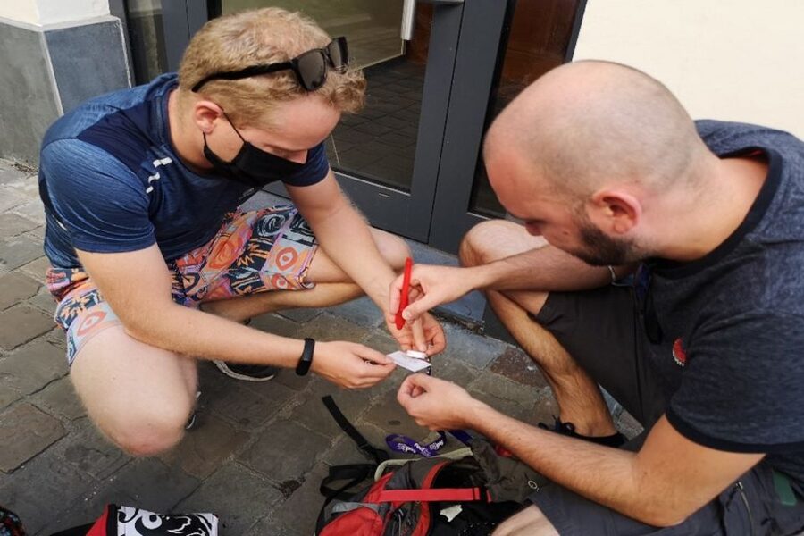 Brussels: Outdoor City Escape Game With Drinks - The 150-Minute Rhythm: Walking, Clues, and Bar Stops