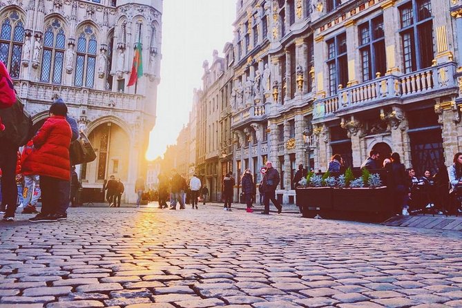 Brussels Private & Personalized Christmas Tour with a Local Guide - A Winter Wonderland square with treats, gifts, and spiced comfort
