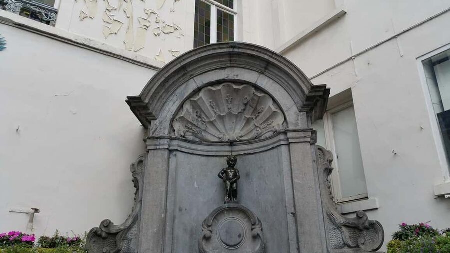 Brussels Private Tour: EU Quarter, Grand Place & More - Manneken Pis: The Little Fountain With Big Personality