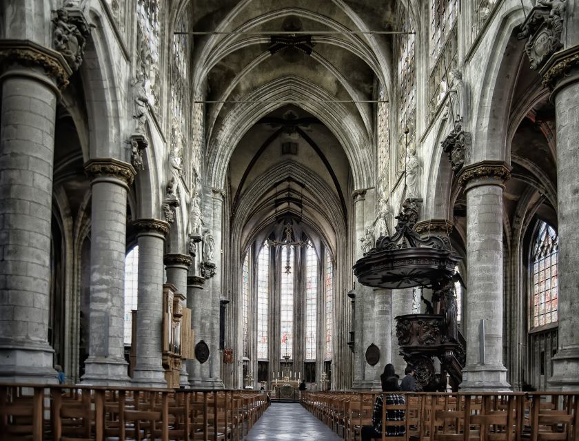 Brussels: Private Walking Tour with a Local - Choosing the Right Time and Setting Expectations