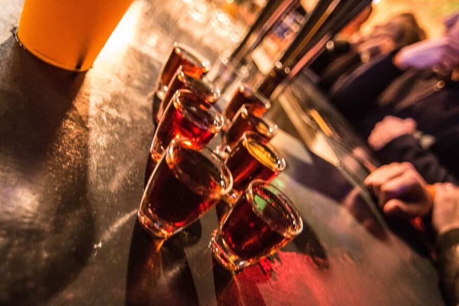 Brussels: Pub Crawl and Nightlife Party Experience - Stop 1 to Stop 3: The Crawl Middle, Where the Crowd Builds