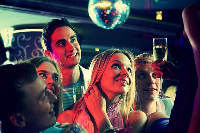 Brussels Pub Crawl Tour - Why this Brussels pub crawl is built for 8:00 pm