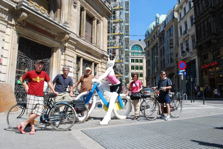 Brussels: Sightseeing Bike Tour - The fries and included beer stop, how to use it well
