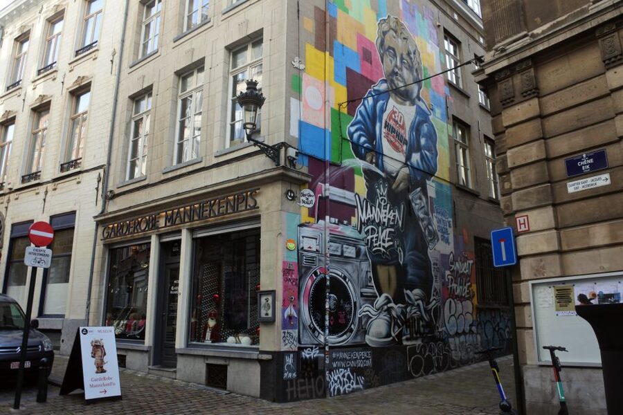 Brussels: The comic book walls walking tour - Why Brussels comic walls beat a standard museum visit