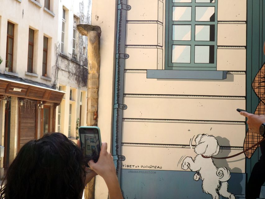 Brussels: The comic book walls walking tour - Tintin’s house in Brussels, before Moulinsart takes over