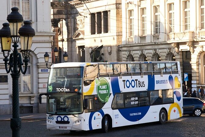 Brussels Tootbus before night sightseeing tour - Meeting point, group size, and how the ride stays on schedule
