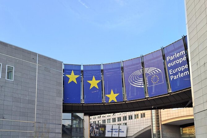 Brussels Tootbus before night sightseeing tour - Electric bus comfort, plus the street noise reality