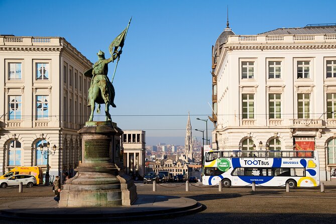 Brussels Tootbus Discovery Hop On Hop Off Bus and walking tours - Comfort, sound, and weather on 100% electric buses