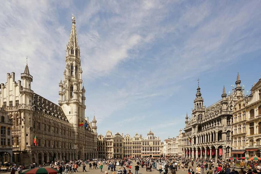 Brussels Uncovered: A Walking Tour Beyond the Postcards - Key points