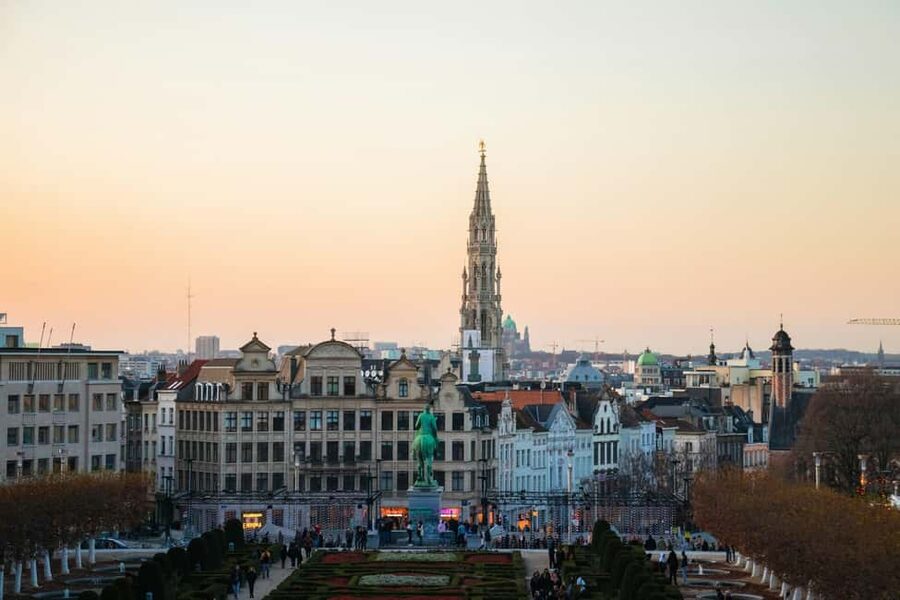 Brussels Uncovered: A Walking Tour Beyond the Postcards - Guide quality, languages, and what you’ll likely do with the info