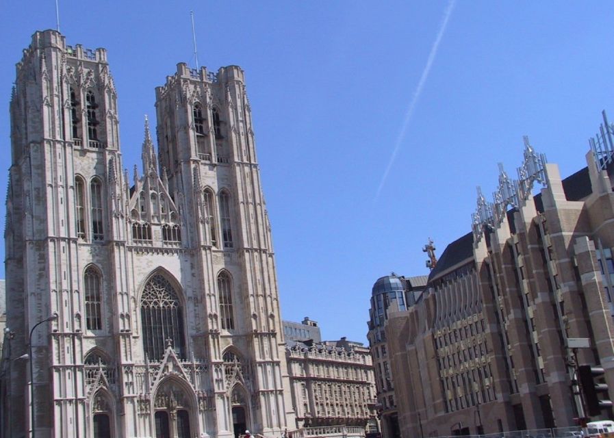 Brussels: Walking Tour from Central Station to Manneken Pis - Atomium and Expo 58: Seeing Modernity Without Missing the Point