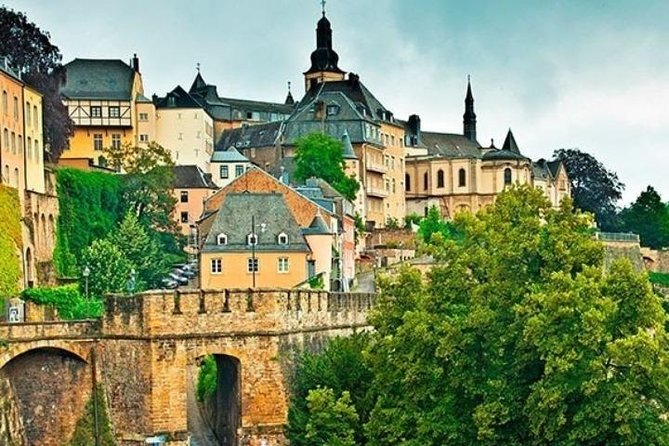 Bus day trip to Luxembourg and Dinant from Brussels - William Square and Place Guillaume II: city center scale