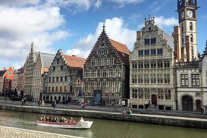 Discover authentic Ghent with historian & taste the best chocolate - Stadhuis and Stadshal: power struggles, revolts, and nicknames