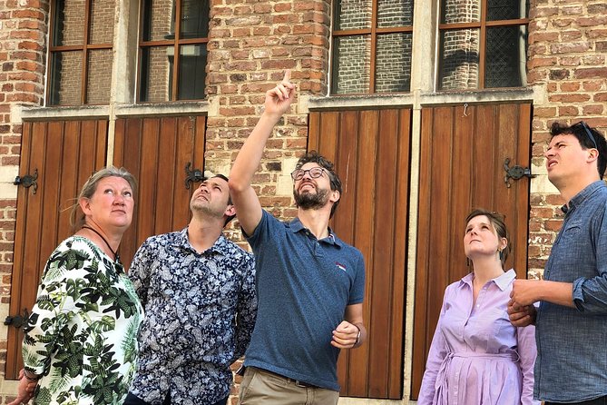 Discover authentic Ghent with historian & taste the best chocolate - Maaseikplein and Geeraard de Duivelsteen: legends that fit the city