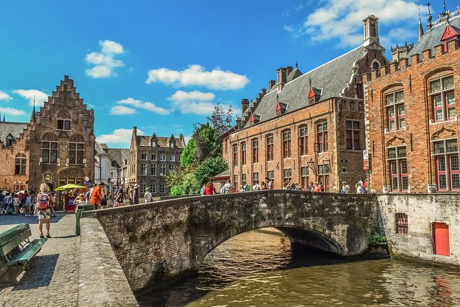 e-Scavenger hunt Bruges: Explore the city at your own pace - Sint-Janshospitaal: where the route gets more historic