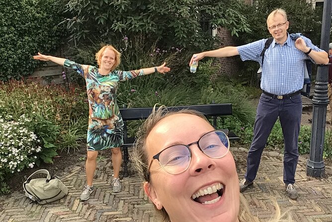 e-Scavenger hunt Leuven: Explore the city at your own pace - Oude Markt and Sint-Geertrui: medieval parish life, plus a long-bar vibe