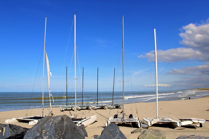 e-Scavenger hunt Ostend: Explore the city at your own pace - Heilig Hartkerk and modern public art with the sea in mind