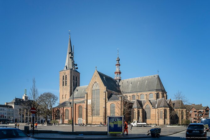 e-Scavenger hunt Turnhout: Explore the city at your own pace - The Penge café break and De Warande cultural stop