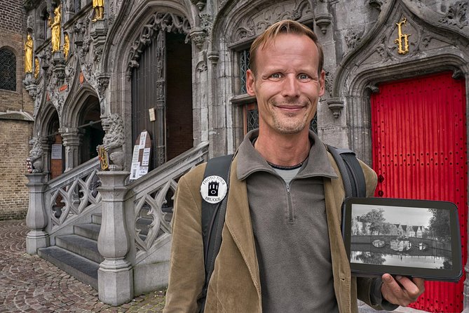 "Essential Brugge" Photo Tour - 3hr private city tour & workshop - Starting on the Burg and learning to frame on the Markt