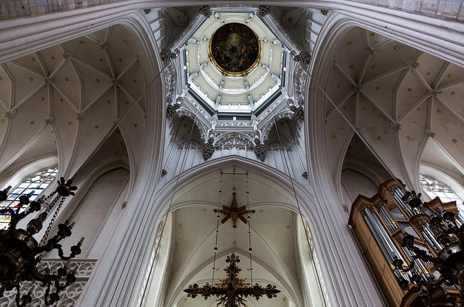 Explore Antwerp in 60 minutes with a Local - Stop 5: Grote Markt and the Renaissance architectural marvel in the town square