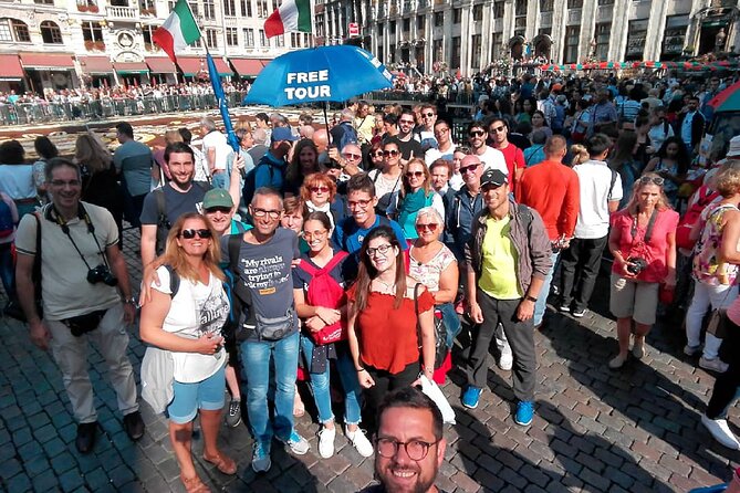 Free tour of Brussels in Italian ( with booking fee) - Entering Grand Place, Grote Markt, And Why It Works